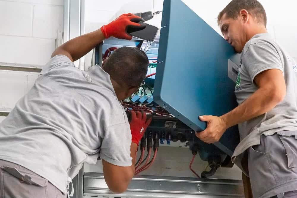 Servicios 10 - Ontec Energy - Instalación de placas solares Soporte técnico